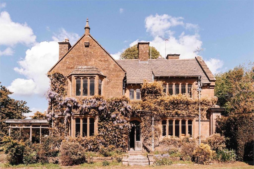 비민스터 The Dower House At Parnham Park 빌라 외부 사진
