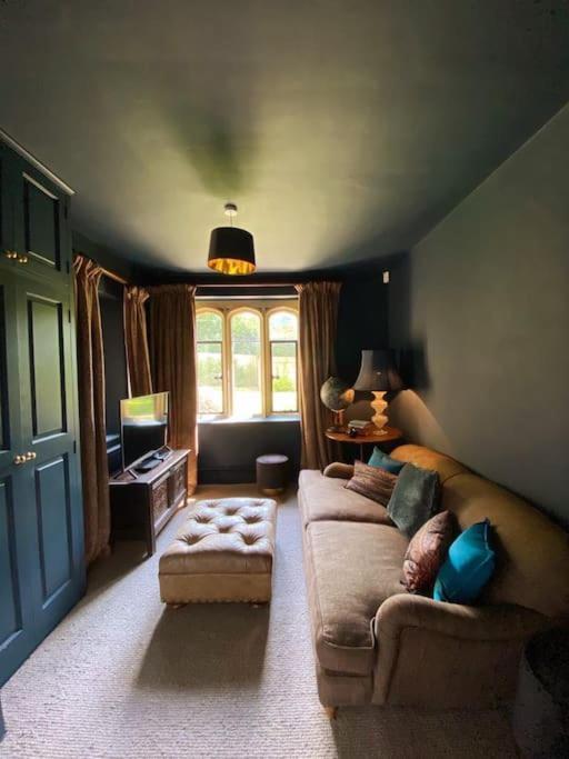 비민스터 The Dower House At Parnham Park 빌라 외부 사진